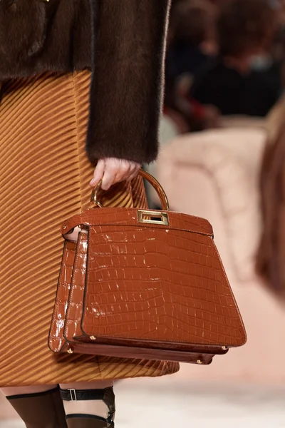 Look 64